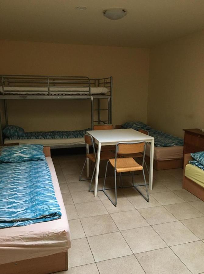 Noclegi Pracownicze Zielonka  Esterno foto