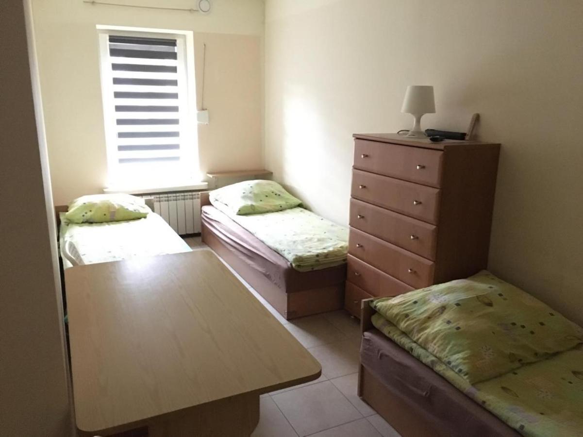 Noclegi Pracownicze Zielonka  Esterno foto